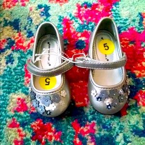 Rampage Pewter Metallic Leather Slingback Shoes Size 5 Little Girls